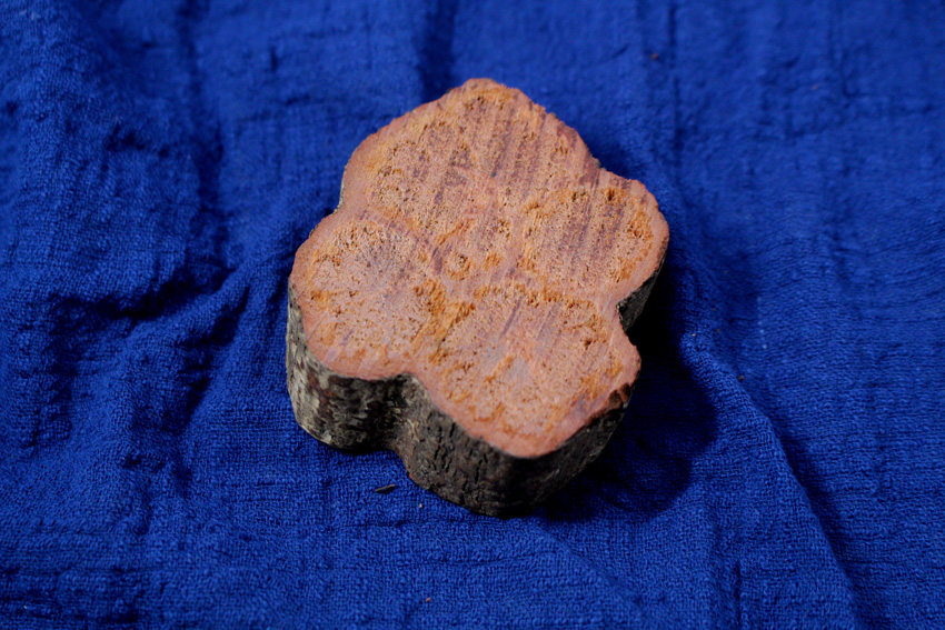 展大雕刻行 菊花木67-1